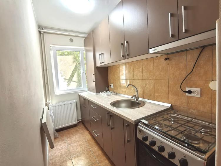Apartament cu 2 camere semidecomandat în Tipografilor