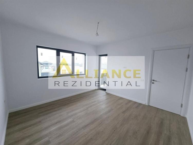 Vila individuala- 4 camere- panouri solare- 800m de STV - 6