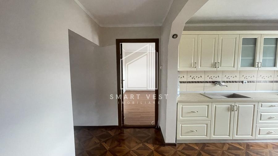 Apartament cu 3 camere decomandat, mobilat în Micro 16