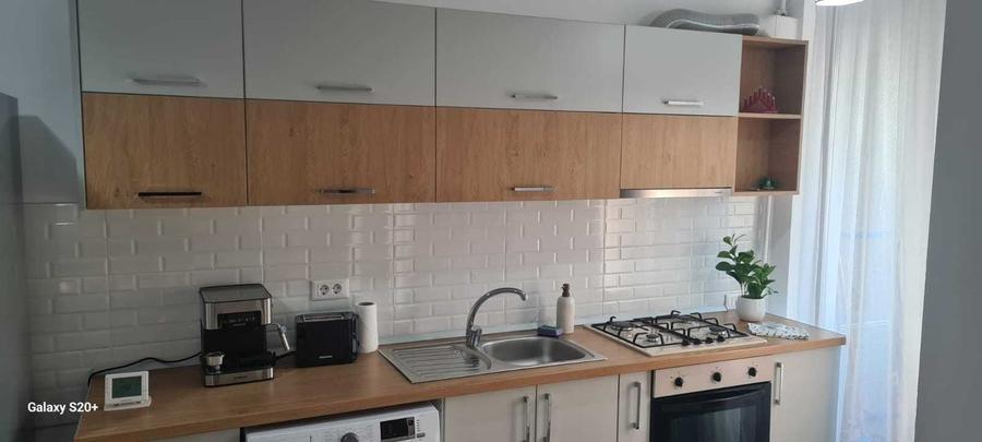 Garsonieră decomandată în Central
