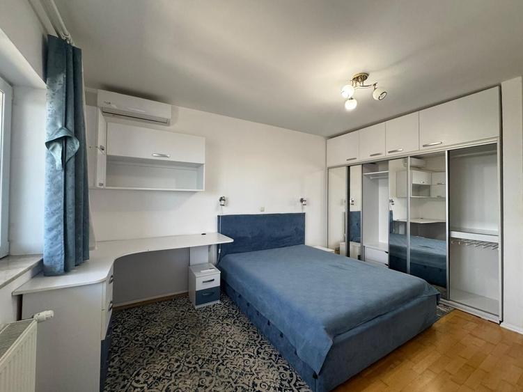 Apartament cu 3 camere decomandat, mobilat în Tei
