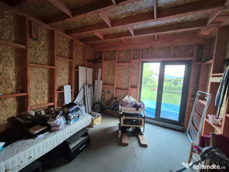 Casă cu 7 camere cu Teren 820 Mp în Vulcan