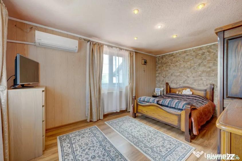 Casă cu 7 camere cu Teren 750 Mp în Afumați