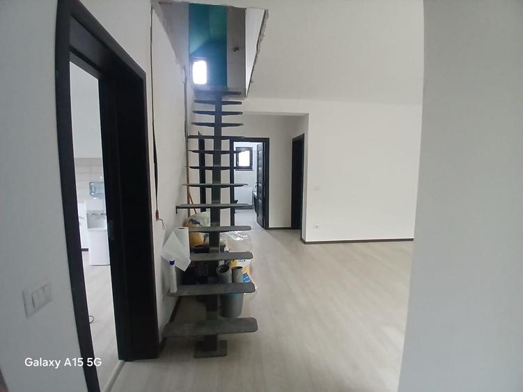 Casă cu 4 camere în Exterior Vest