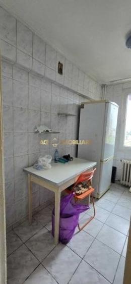 Apartament cu 2 camere decomandat, mobilat în Berceni