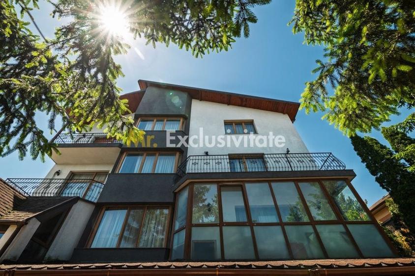 Casă cu 5 camere cu Teren 936 Mp în Central