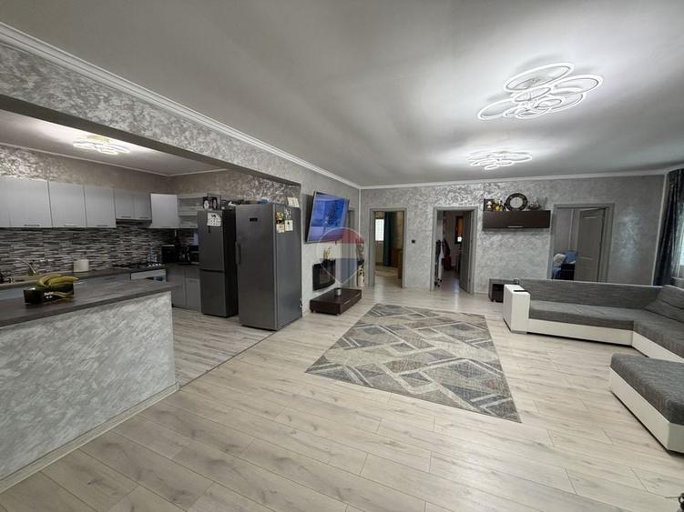Casă individuală cu 4 camere cu Teren 492 Mp în Vânători