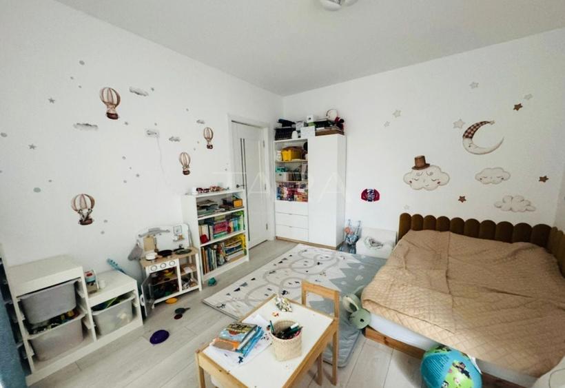 Apartament cu 3 camere, mobilat în Vest
