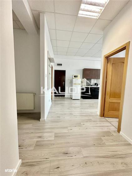Apartament cu 3 camere decomandat, mobilat în Bulgaria