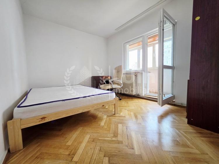 Apartament cu 4 camere decomandat, mobilat în Central