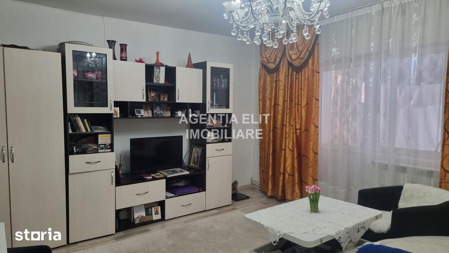 Garsonieră decomandată în Central
