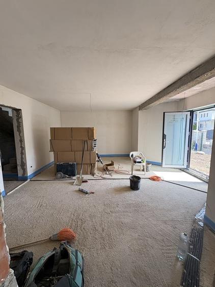 Casă cu 3 camere în Valea Adâncă