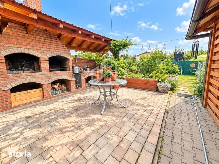 Casă cu 6 camere cu Teren 800 Mp în Teiu