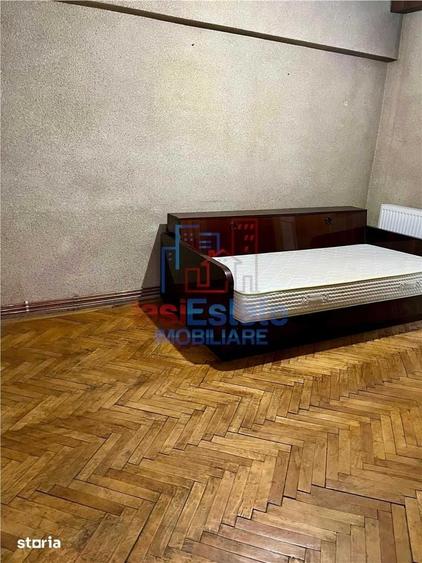 Apartament cu 3 camere decomandat în Târgu Cucu