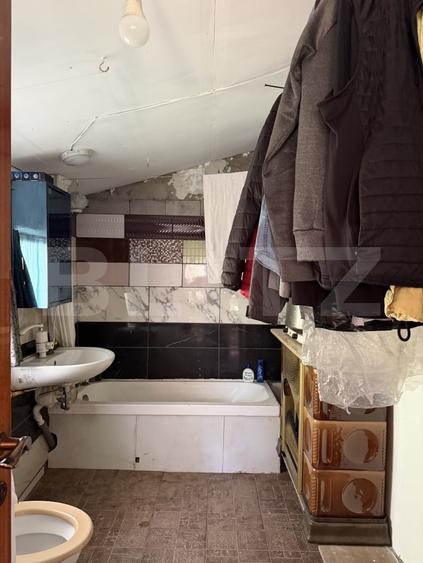 Casă individuală cu 8 camere cu Teren 1200 Mp în Șimnicu de Sus