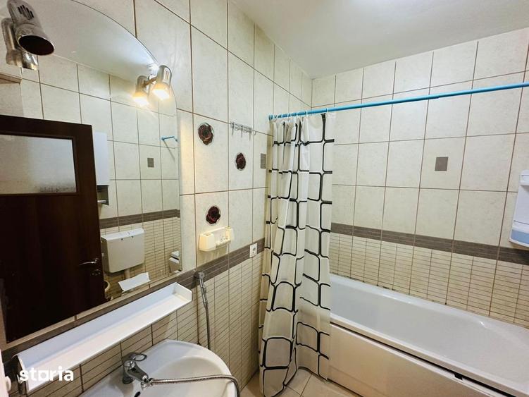 Apartament cu 3 camere decomandat în Obor