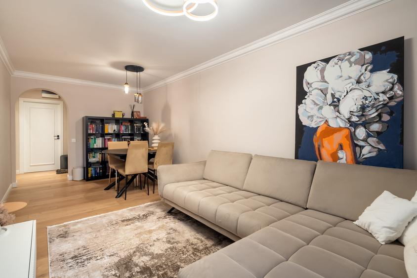 Apartament cu 3 camere decomandat în Barbu Văcărescu