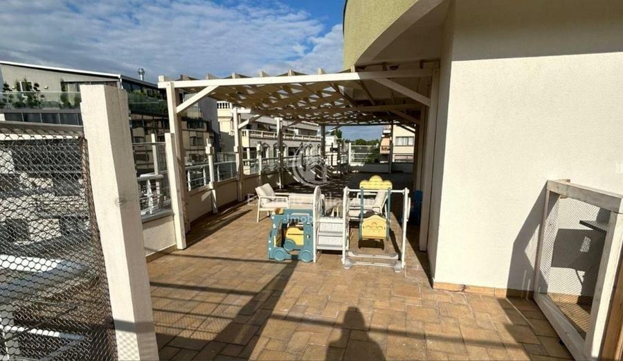 Apartament cu 4 camere semidecomandat în Herăstrău