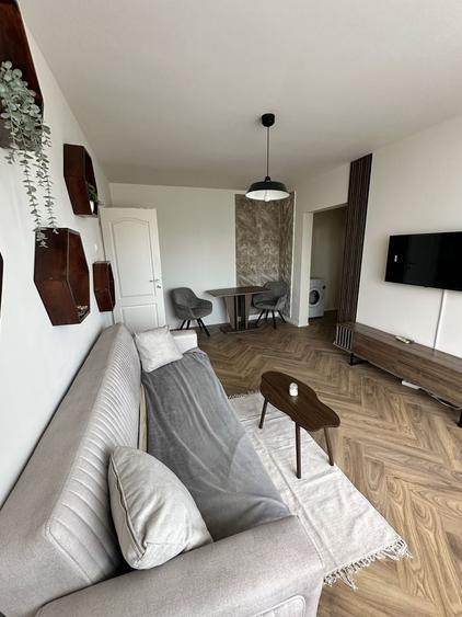 Apartament cu 2 camere semidecomandat în Lujerului