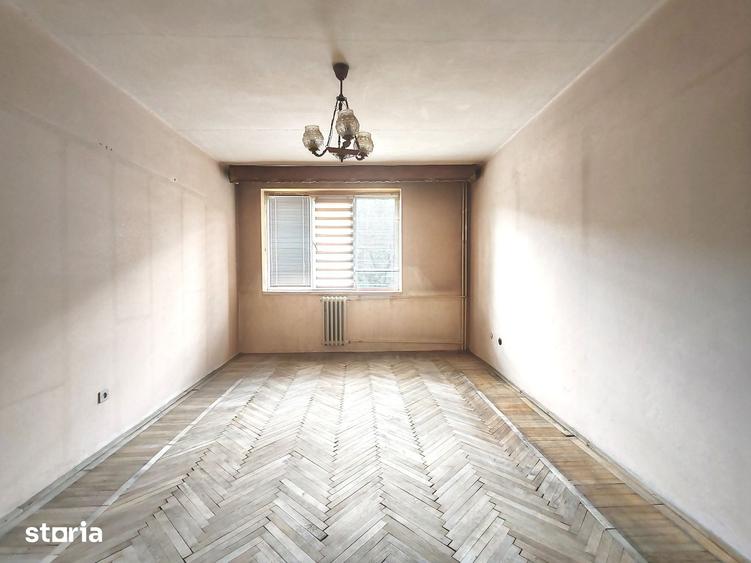 Apartament cu 3 camere decomandat în Negru Vodă