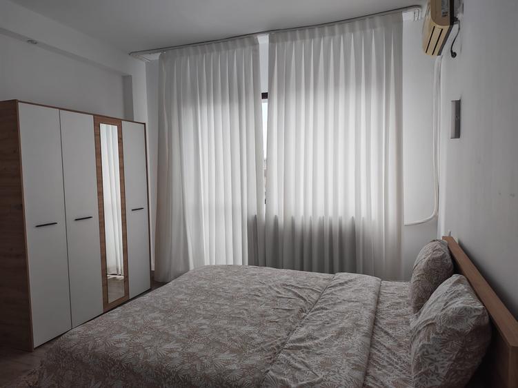 Apartament cu 3 camere semidecomandat în Grădina Icoanei