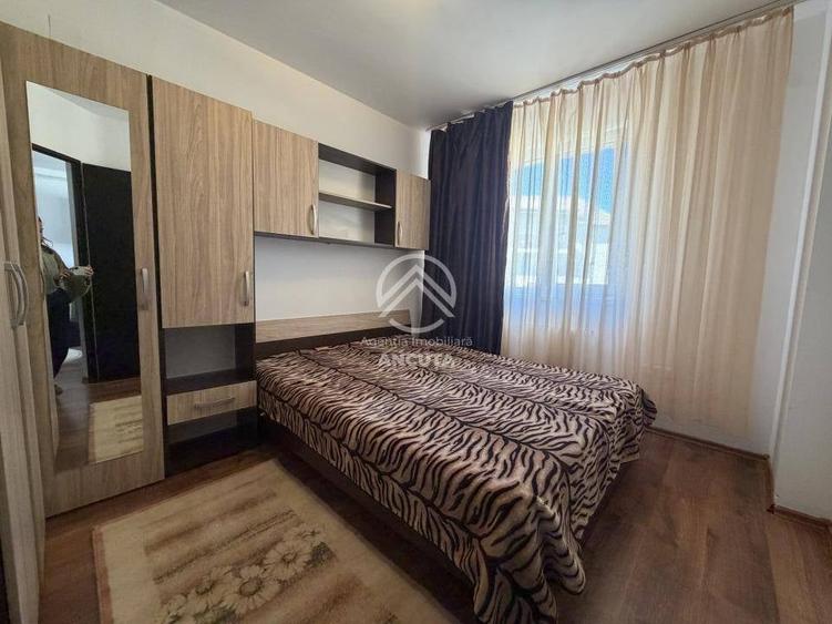 Apartament cu 2 camere semidecomandat în Tăuți