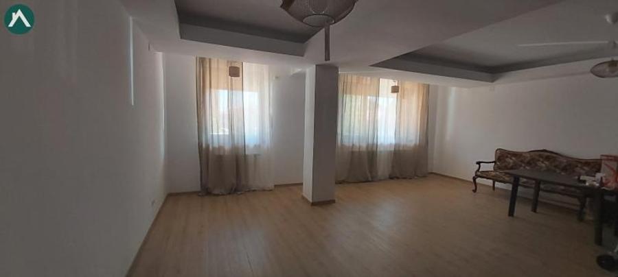 Duplex cu 5 camere cu Teren 400 Mp în Central