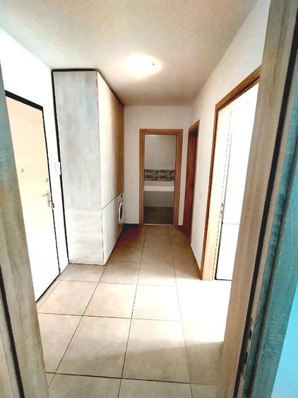 Apartament cu 2 camere decomandat în Tractorul