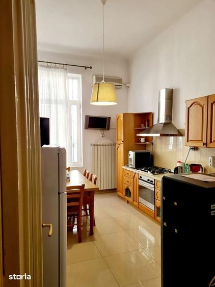 Apartament cu 5 camere în Centrul Civic