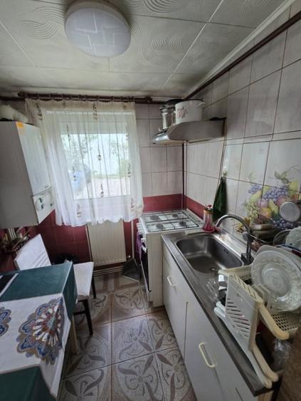 Apartament cu 2 camere semidecomandat, mobilat în Milcov