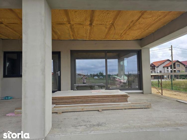 Casa de vanzare cu 3 camere , 220 mp - 2