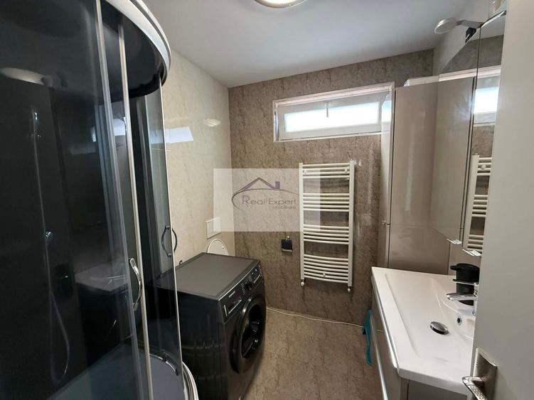 Apartament cu 3 camere decomandat în Europa