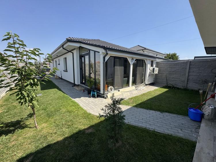 Casă cu 4 camere cu Teren 300 Mp în Ghiroda