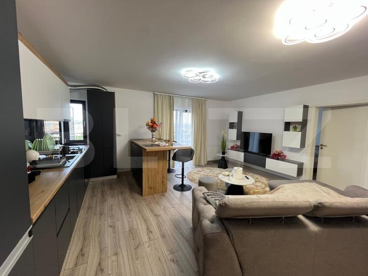 Apartament cu 2 camere semidecomandat, mobilat în Cetate