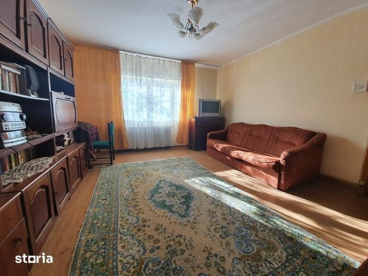 Inchiriez apartament 3 camere - 5