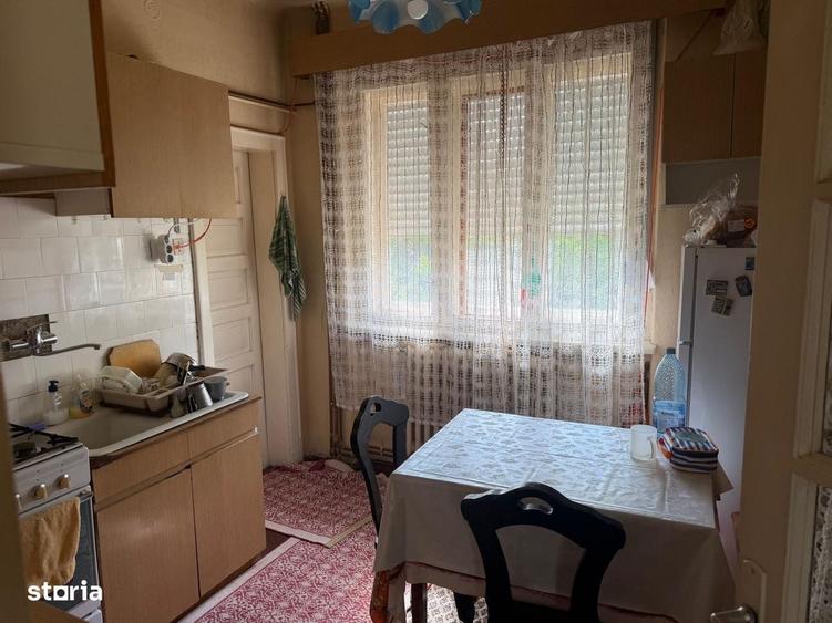 Casa de locuit S+P+1, Zona Titulescu - 11
