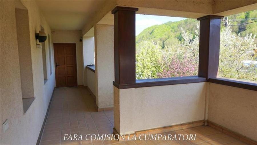 Casă individuală cu 5 camere cu Canalizare în Muereasca