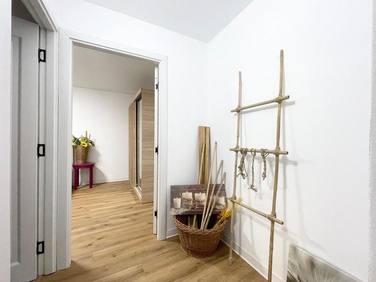 Apartament cu 2 camere semidecomandat, mobilat în Girocului