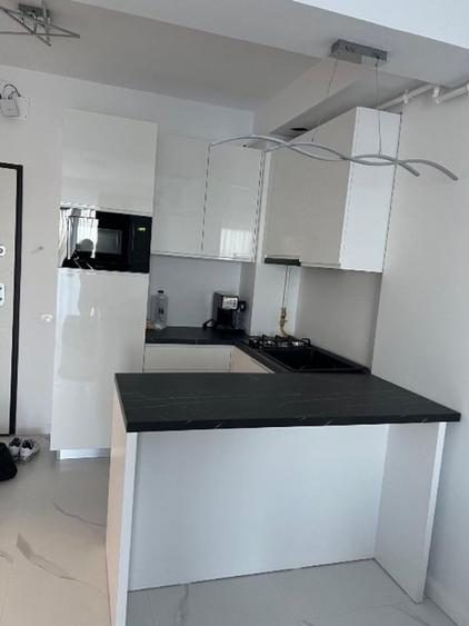 Apartament cu 2 camere semidecomandat, mobilat în Nord