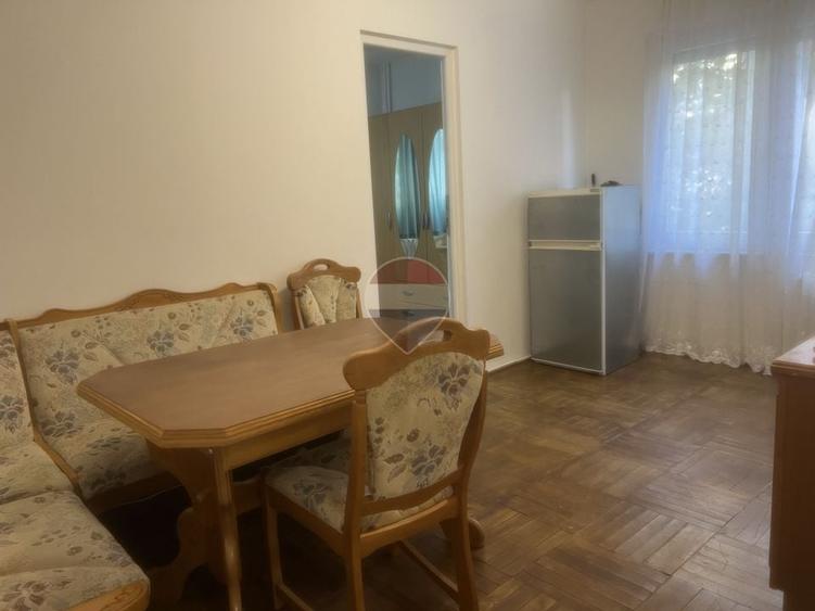 Apartament cu 3 camere decomandat, mobilat în Aurel Vlaicu