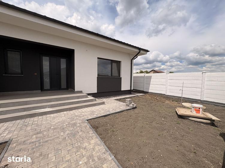 Casă cu 4 camere cu Teren 455 Mp în Șendreni