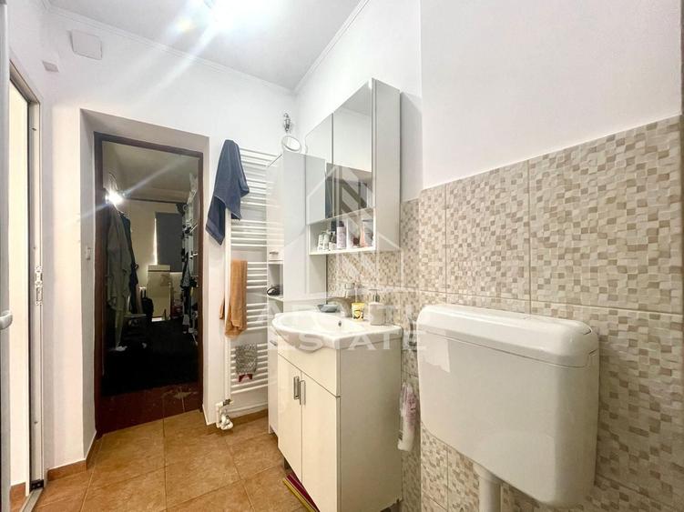 Casă individuală cu 6 camere cu Canalizare în Ultracentral
