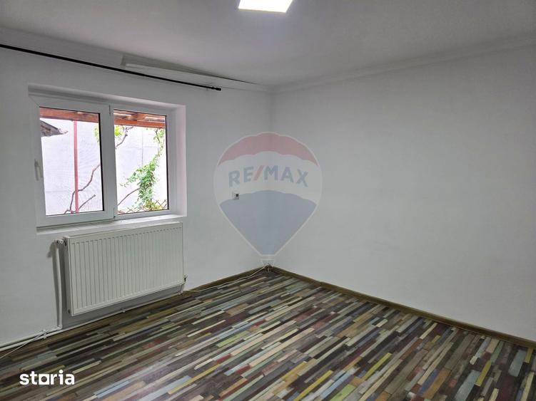 Casa / Vila cu 6 camere de vanzare in zona Mihai Viteazu - 11