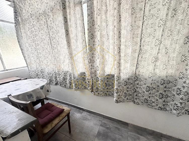 Apartament cu 3 camere decomandat în Complex Studențesc