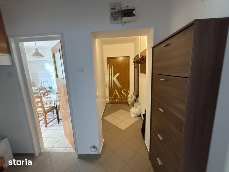 Apartament cu 4 camere decomandat în Romană