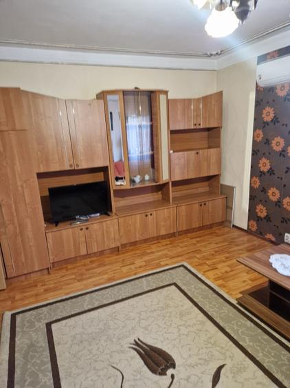 Apartament cu 3 camere decomandat în Colentina
