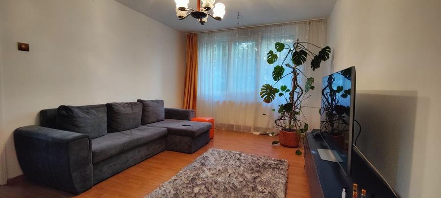 Apartament cu 3 camere decomandat în Drumul Taberei