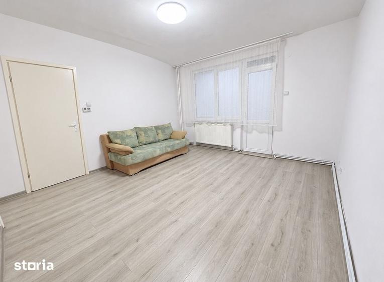 Apartament cu 3 camere decomandat în Tudor