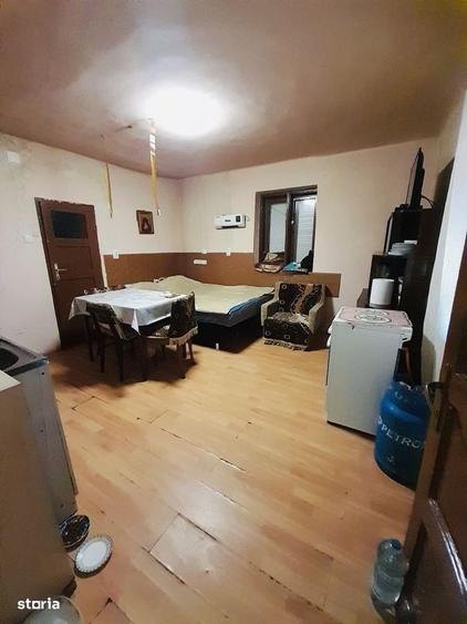 Casă cu 2 camere cu Teren 2870 Mp în Sântandrei