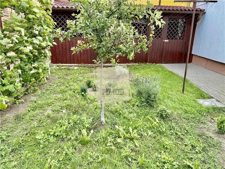 Casă individuală cu 5 camere cu Teren 377 Mp în Tineretului
